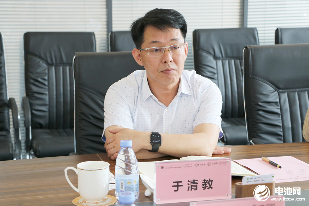 特锐德轮值总裁宋国峰一行到访海融网山东总部 深化新能源领域合作.jpg 特锐德轮值总裁宋国峰一行到访海融网山东总部 深化新能源领域合作.jpg