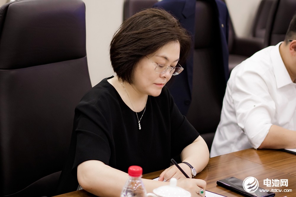 风口与风险并存 供需错配之下 电池新能源行业如何破局?.jpg 风口与风险并存 供需错配之下 电池新能源行业如何破局?.jpg