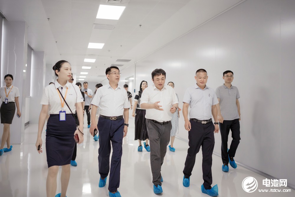 风口与风险并存 供需错配之下 电池新能源行业如何破局?.jpg 风口与风险并存 供需错配之下 电池新能源行业如何破局?.jpg