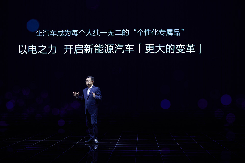 比亚迪方程豹及首款技术平台DMO正式发布 新车豹5携家族亮相 比亚迪方程豹及首款技术平台DMO正式发布 新车豹5携家族亮相