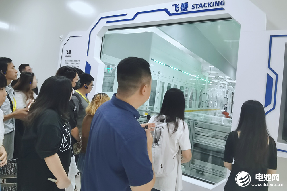 探秘蜂巢能源首个飞叠短刀基地 杨红新:电池行业内卷是必然 探秘蜂巢能源首个飞叠短刀基地 杨红新:电池行业内卷是必然