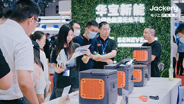 Jackery电小二光充户外电源进化之路 一份跨越11年的“绿色情怀” Jackery电小二光充户外电源进化之路 一份跨越11年的“绿色情怀”