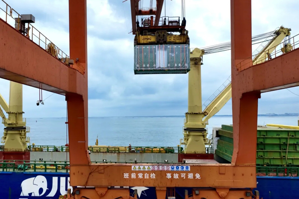 比亚迪旗下92个锂电池储能柜出海 目的地英国 比亚迪旗下92个锂电池储能柜出海 目的地英国