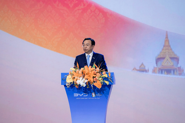 比亚迪股份有限公司董事长兼总裁王传福致辞 比亚迪股份有限公司董事长兼总裁王传福致辞