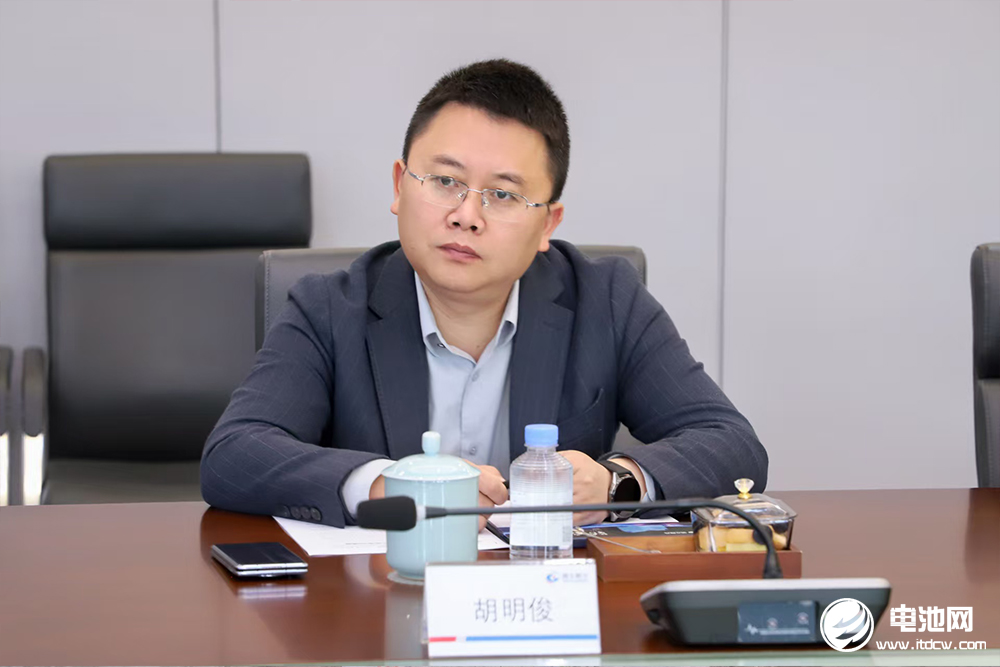 逸飞激光事业部副总经理胡明俊 逸飞激光事业部副总经理胡明俊