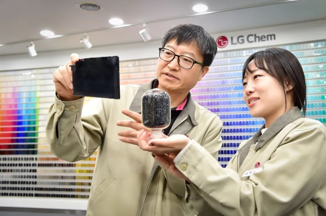 LG化学开发出延迟动力电池热失控特殊阻燃材料 拟明年投入生产