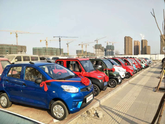 老年代步车：存在“三非”争议 销售渠道依然畅通
