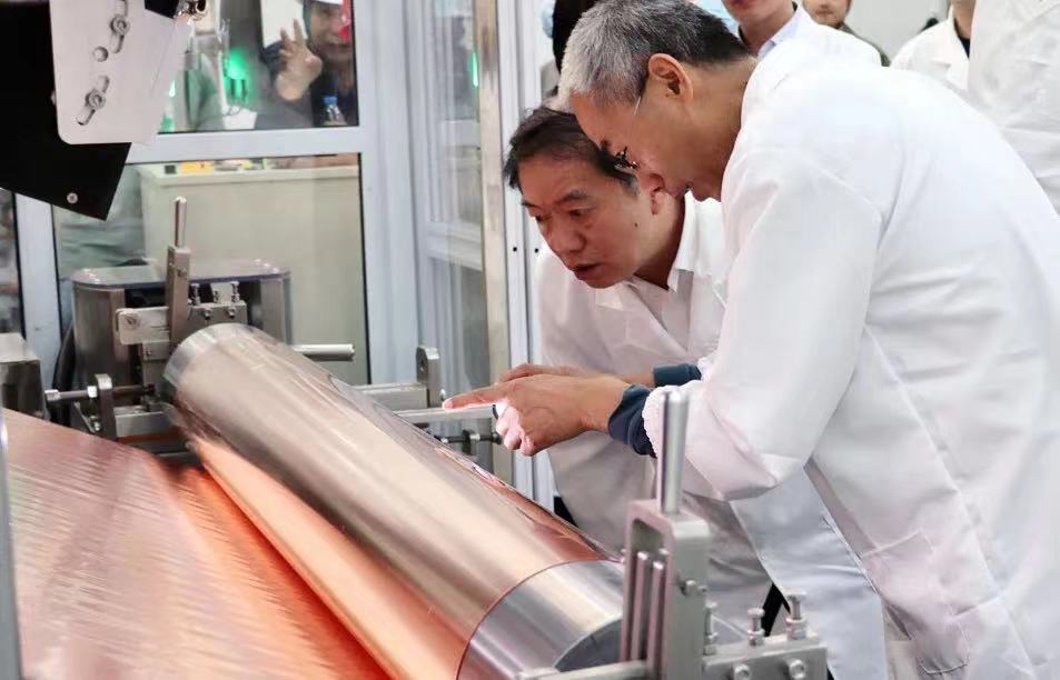 锂电铜箔加工费有望止跌!海亮股份首条铜箔生产线试产成功
