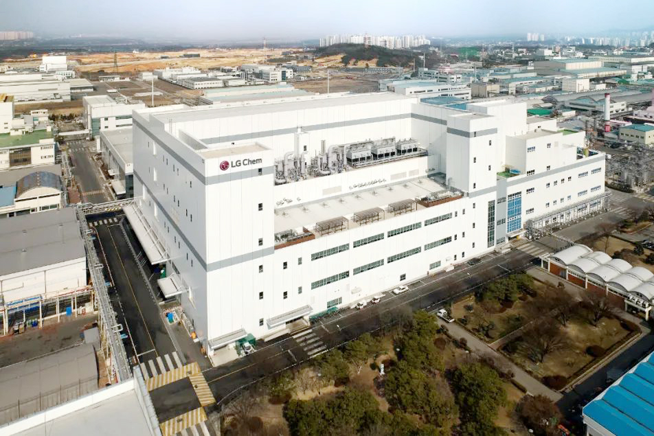 LG化学开始量产高镍单晶正极材料 2027年产能拟超5万吨