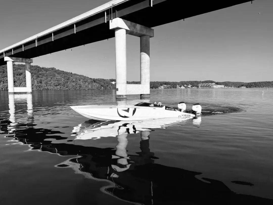 Vision Marine V32号打破世界电动船舶最高速度纪录 华霆动力为其装配动力系统