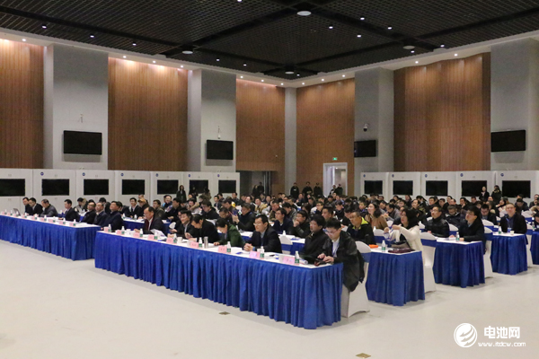 固态电池技术渐进式升级 等待批量推广应用