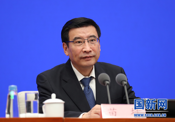 工信部苗圩:4月中国汽车产量实现21个月来首次正增长