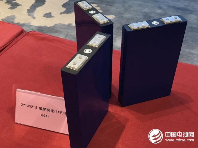 2022年中国锂电正极材料出货194.7万吨 磷酸铁锂渗透率近60%
