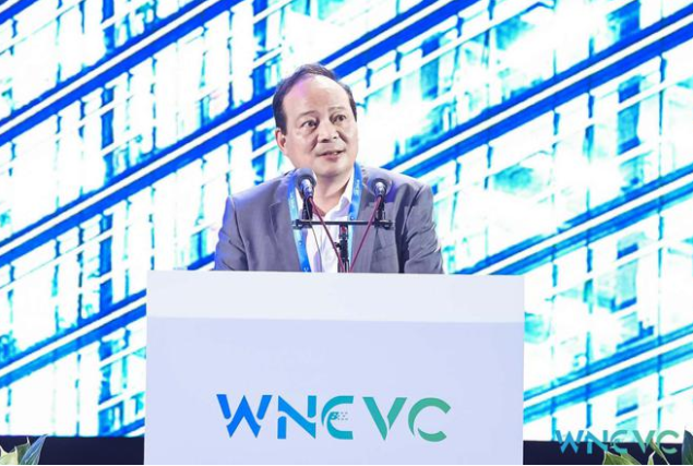 宁德时代曾毓群：2035年我国汽车电动化率将超70%