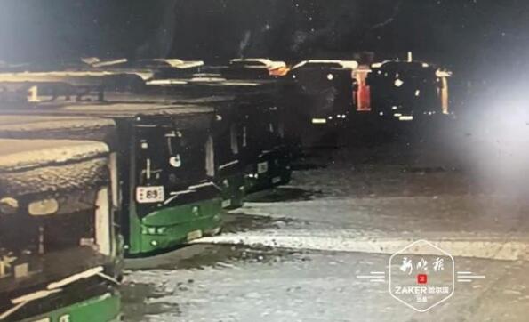 亚星客车电动公交充电起火 消防部门：电池加热系统异常所致