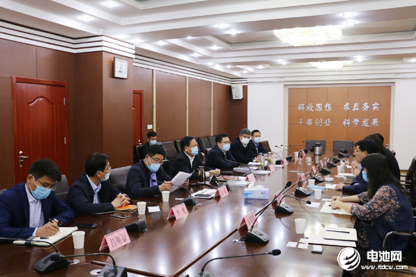 中国电池新能源产业链调研团一行参观调研枣庄国家高新区