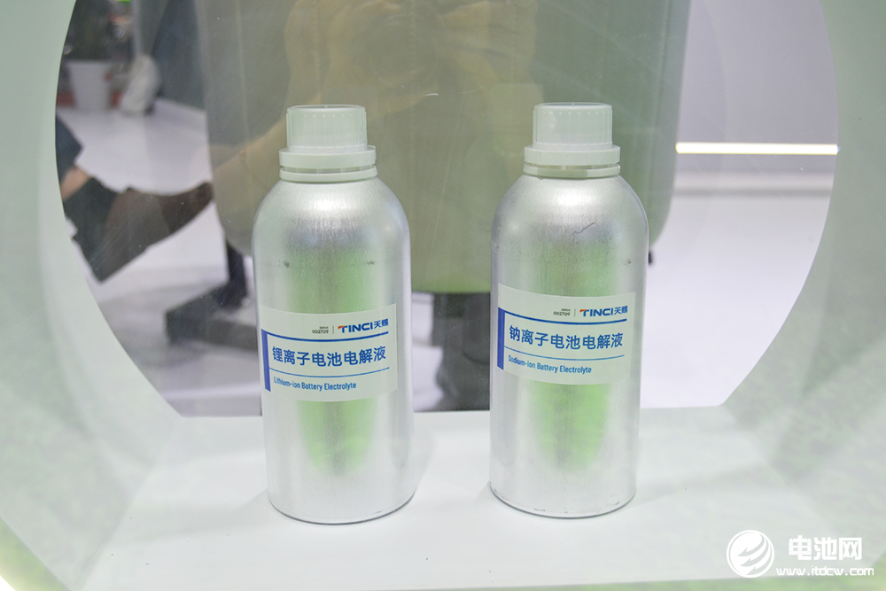 广西和泰六氟磷酸锂项目签约云南泸西!机构预计电解液未来价格暂持稳