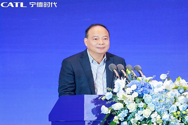曾毓群:固态电池距离变成商品还很远 宁德时代加大投入