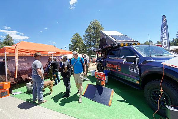 焕新登场!华宝新能携电小二新品亮相美国越野展Overland Expo West 2024