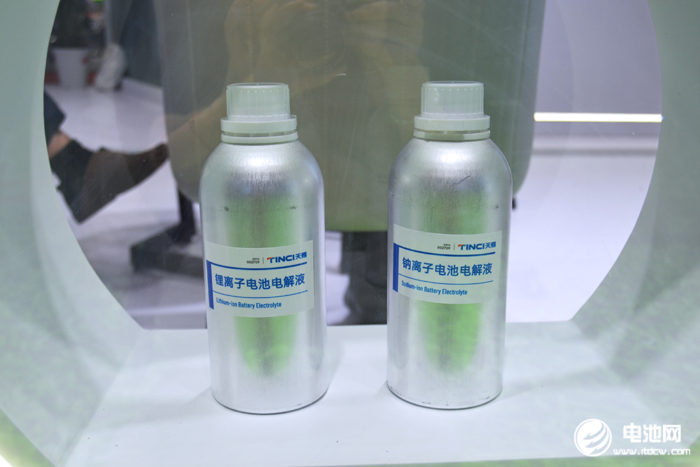 天赐材料与宁德时代再签大单!龙佰集团拟扩产电解液