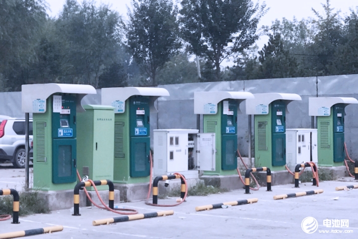 全国充电基础设施累计数量已超1060万台 换电站达3817座