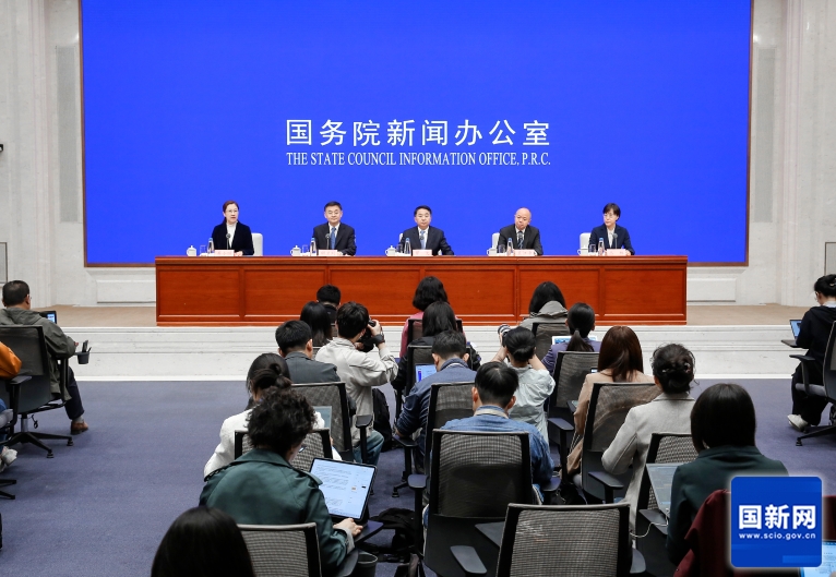 工信部：将新增一批公共领域车辆全面电动化先行区试点城市