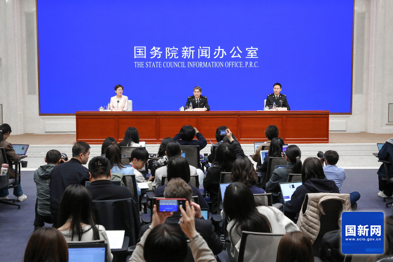 “天塌不下来”！海关总署发声！一季度锂电池/电动汽车出口双增长