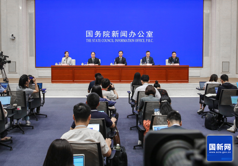 我国AI专利数占全球六成！人形机器人、智能终端等领域不断突破