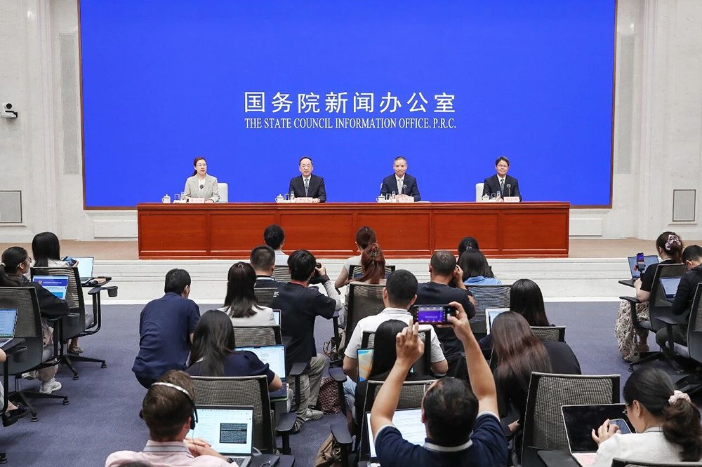 5年翻9倍，全球市场占六成！中国新能源狂飙“成绩”揭秘了