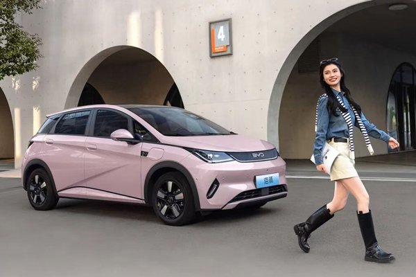 10月我国新能源车首超新车总销量一半！前10月出口突破200万辆