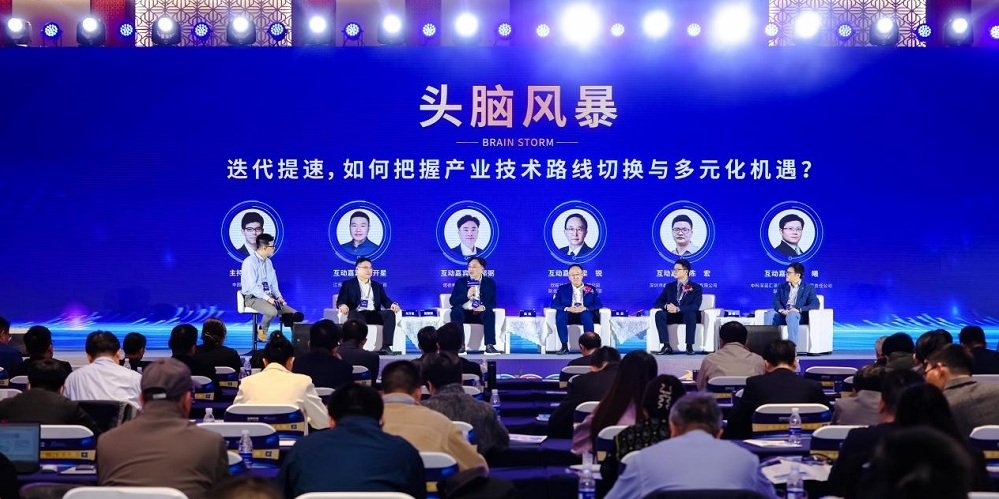 迭代提速，如何把握电池新能源产业技术路线切换与多元化机遇？