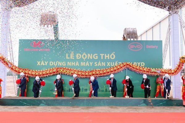 宁德时代/比亚迪/亿纬锂能扩产锂电池！两大电解液企业赴港上市
