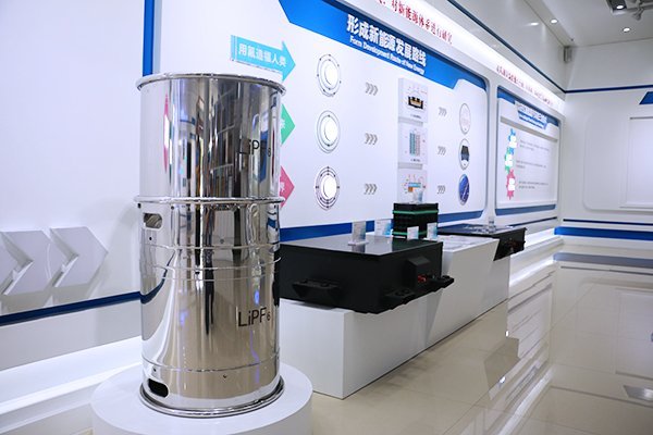 天赐材料/新宙邦/航盛锂能再扩产！六氟磷酸锂行情大变动