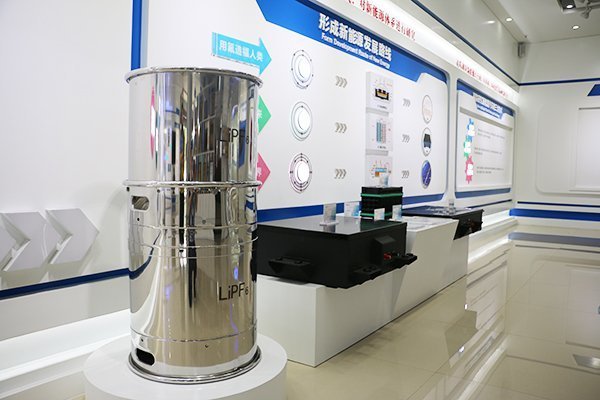 近一个月涨价2.15万元/吨！全球六氟磷酸锂出货量TOP10企业产能速览