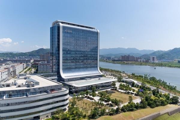 宁德时代电池“借壳”落地美国！百亿级子公司再落福建厦门