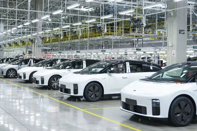 中国首个！2030年全面禁售燃油车，新能源车保有量占比将提至45%