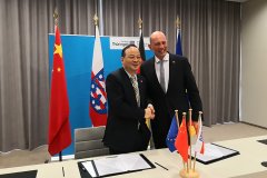 中德总理见证宁德时代落户德国 将设动力电池生产基地