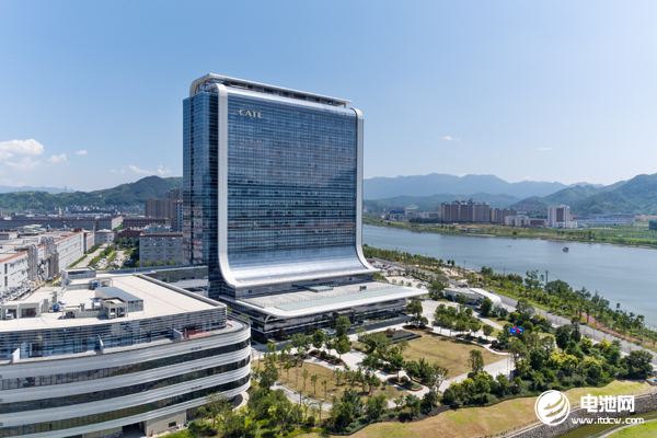 宁德时代一季度营收99.82亿元 净利10.47亿元