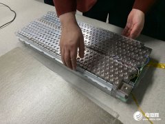 新能源汽车电池回收乱象调查：20万吨退役电池大量流入“黑市”