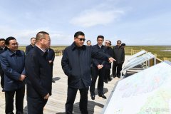 习近平考察青海:坚持绿色低碳发展 加快建设世界级盐湖产业基地